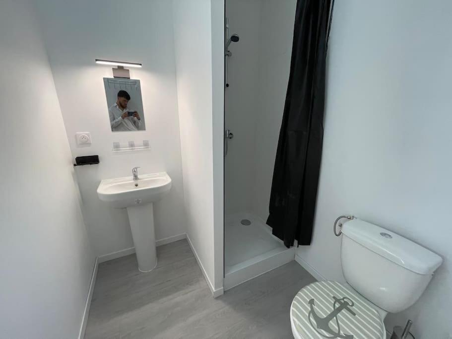 Studio A2 18M2 Cosy 5Minutes Gare Parking Gratuit Rue De La Mure Roanne Exterior foto